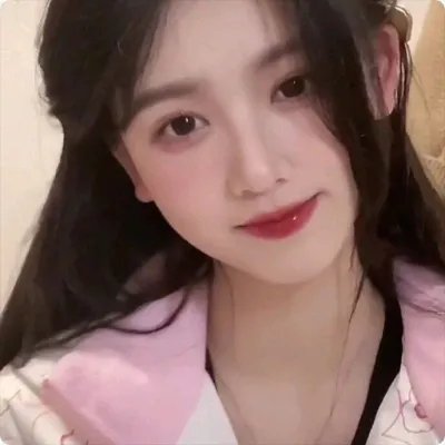 年轻女孩爱过来